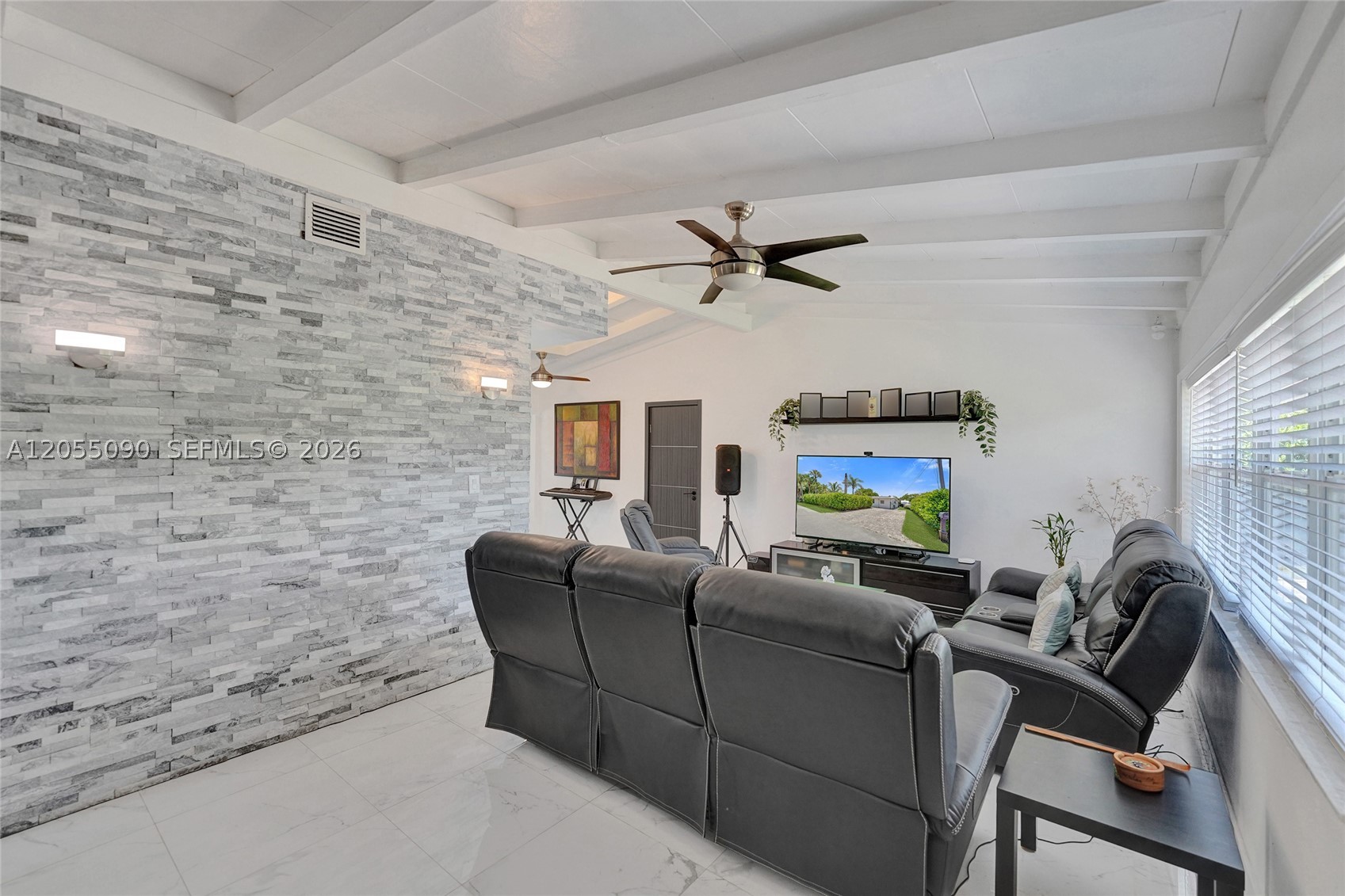 LAUDERDALE ISLES NO 2-BLK - Residential