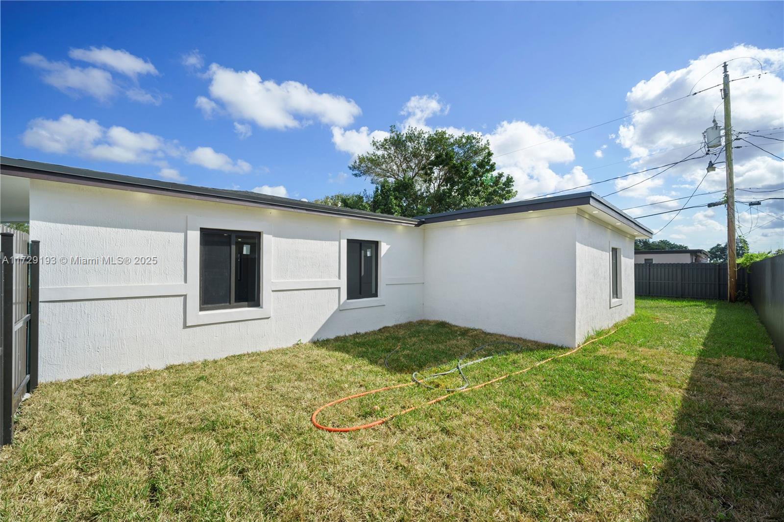 BISCAYNE RIVER GARDENS - Residential