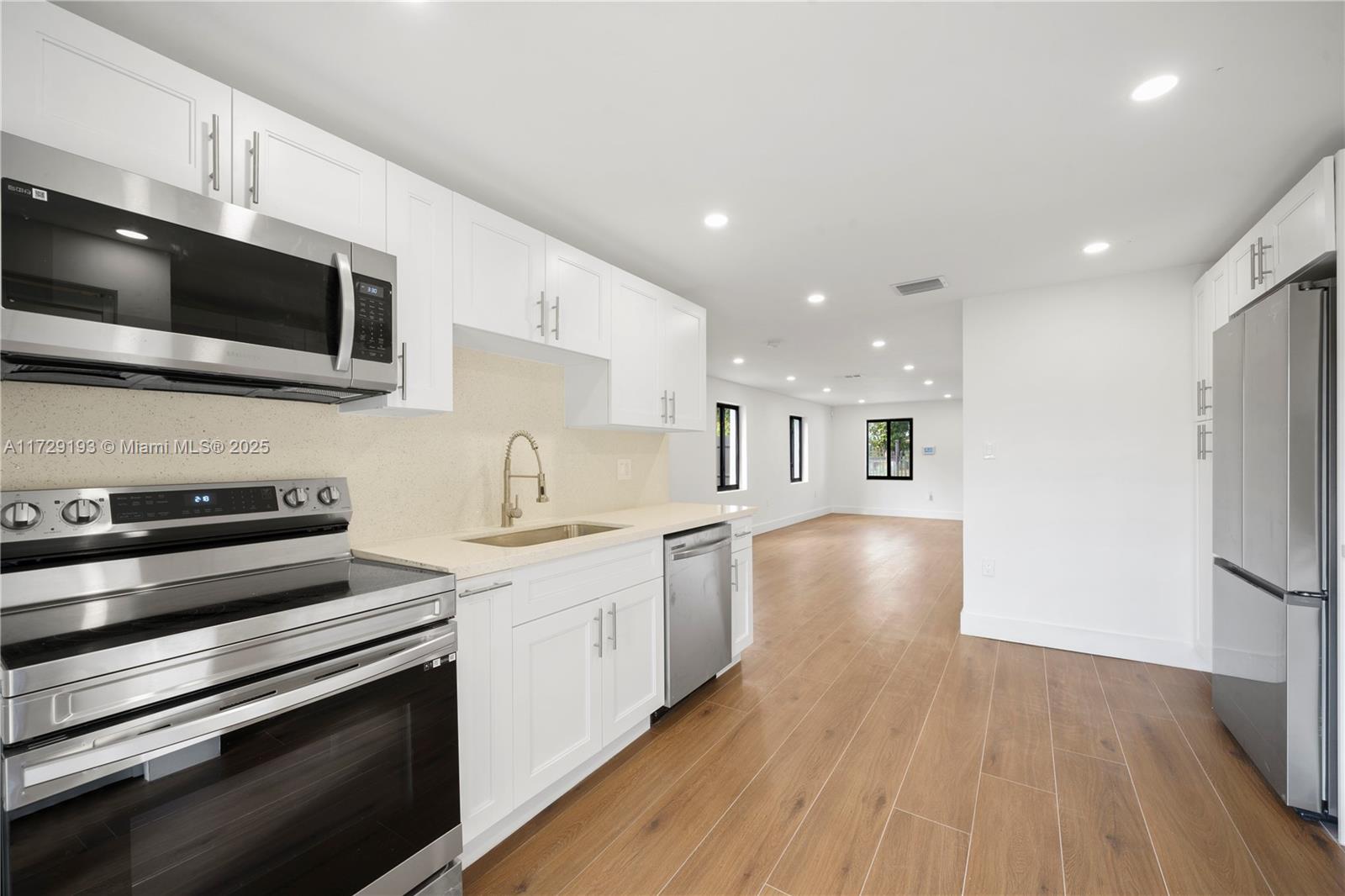 BISCAYNE RIVER GARDENS - Residential