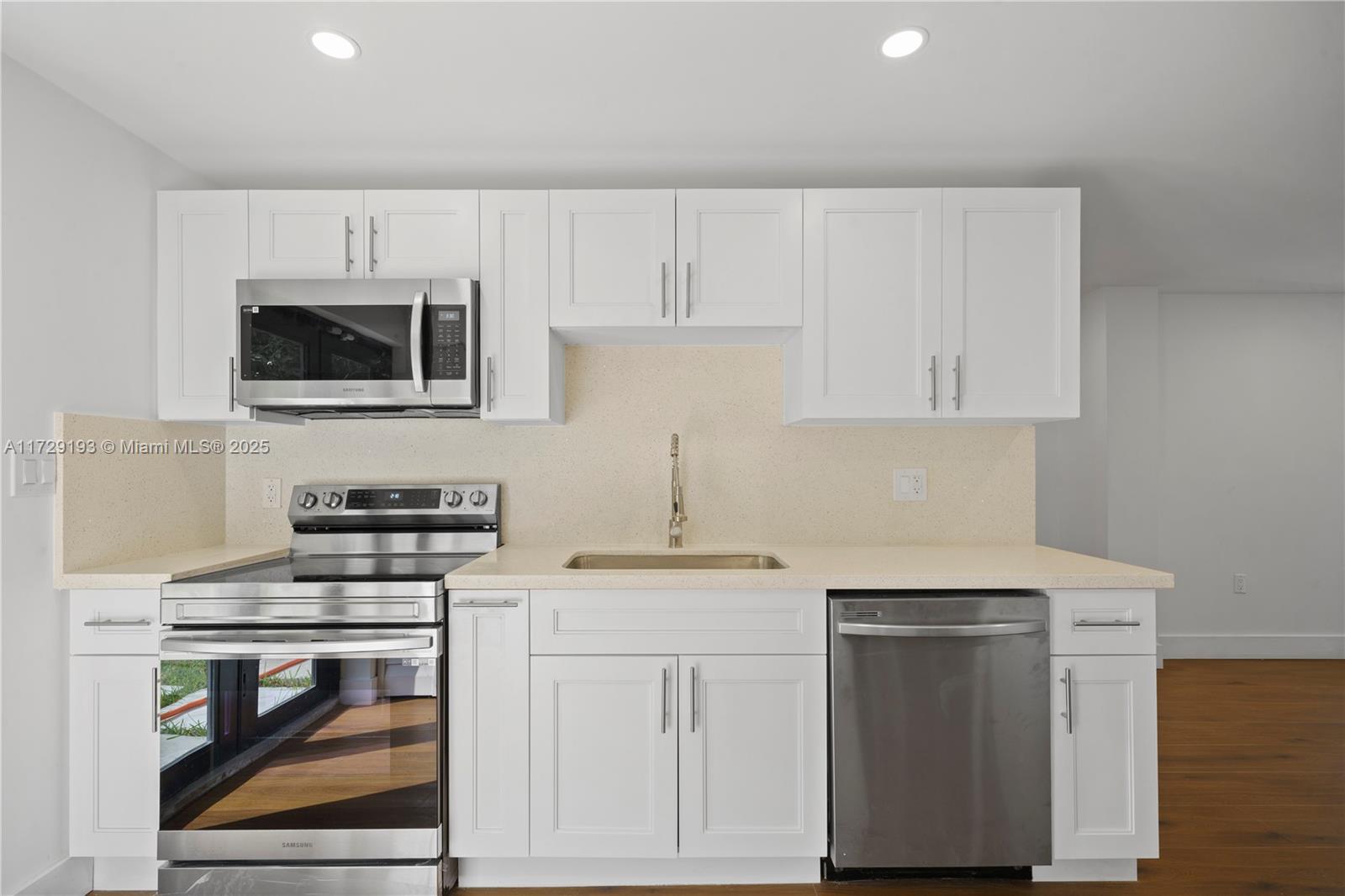 BISCAYNE RIVER GARDENS - Residential