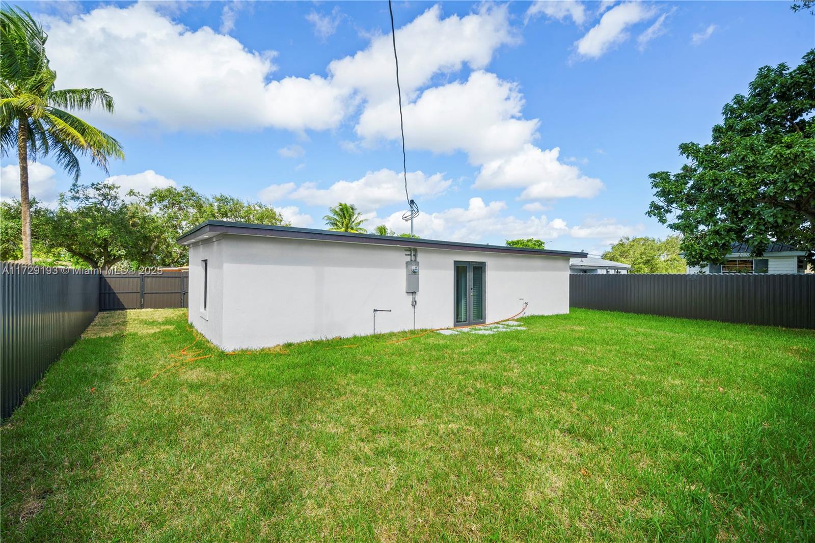 BISCAYNE RIVER GARDENS - Residential
