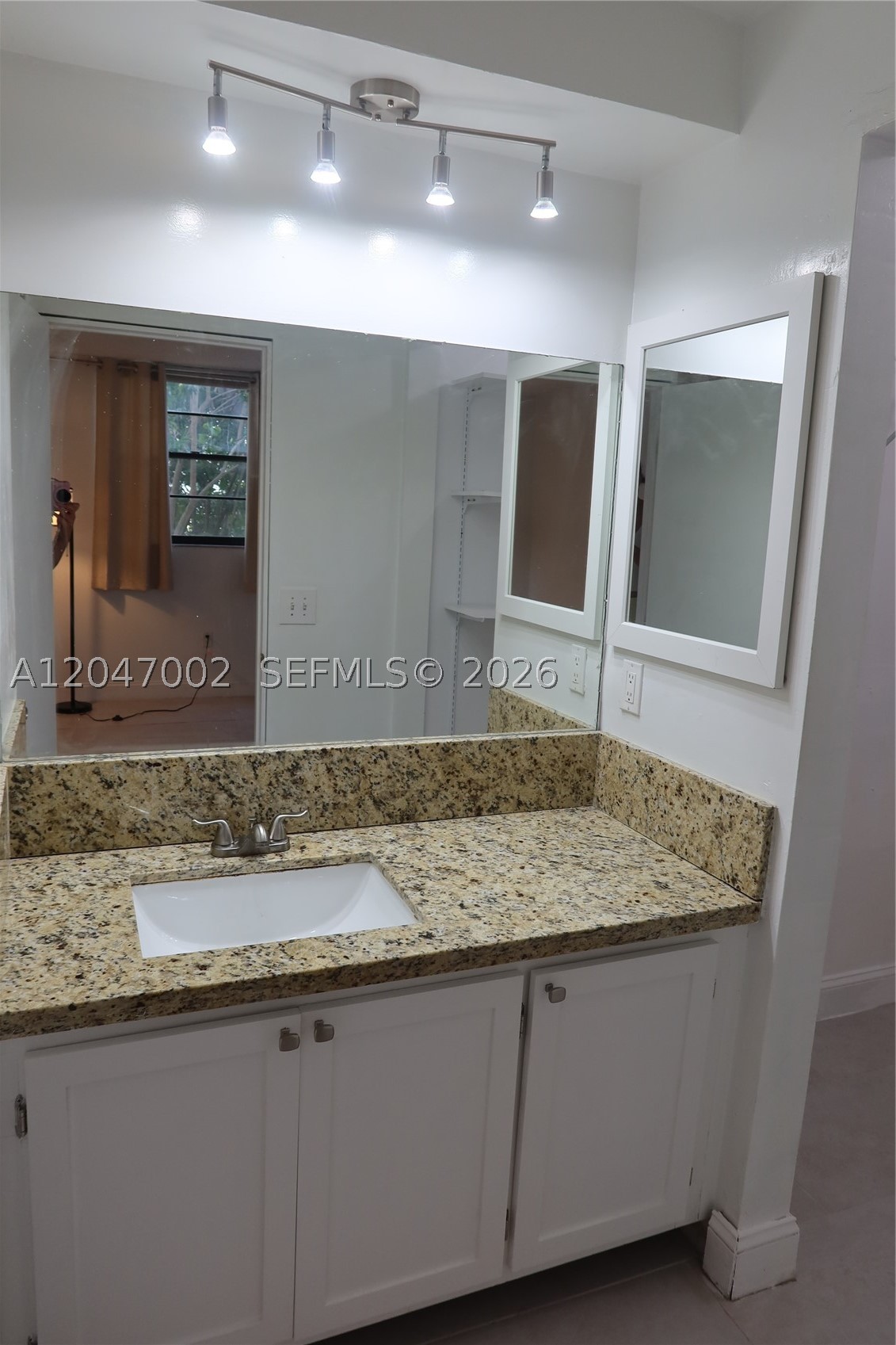 GARDENS OF KENDALL SO CON - Residential Lease