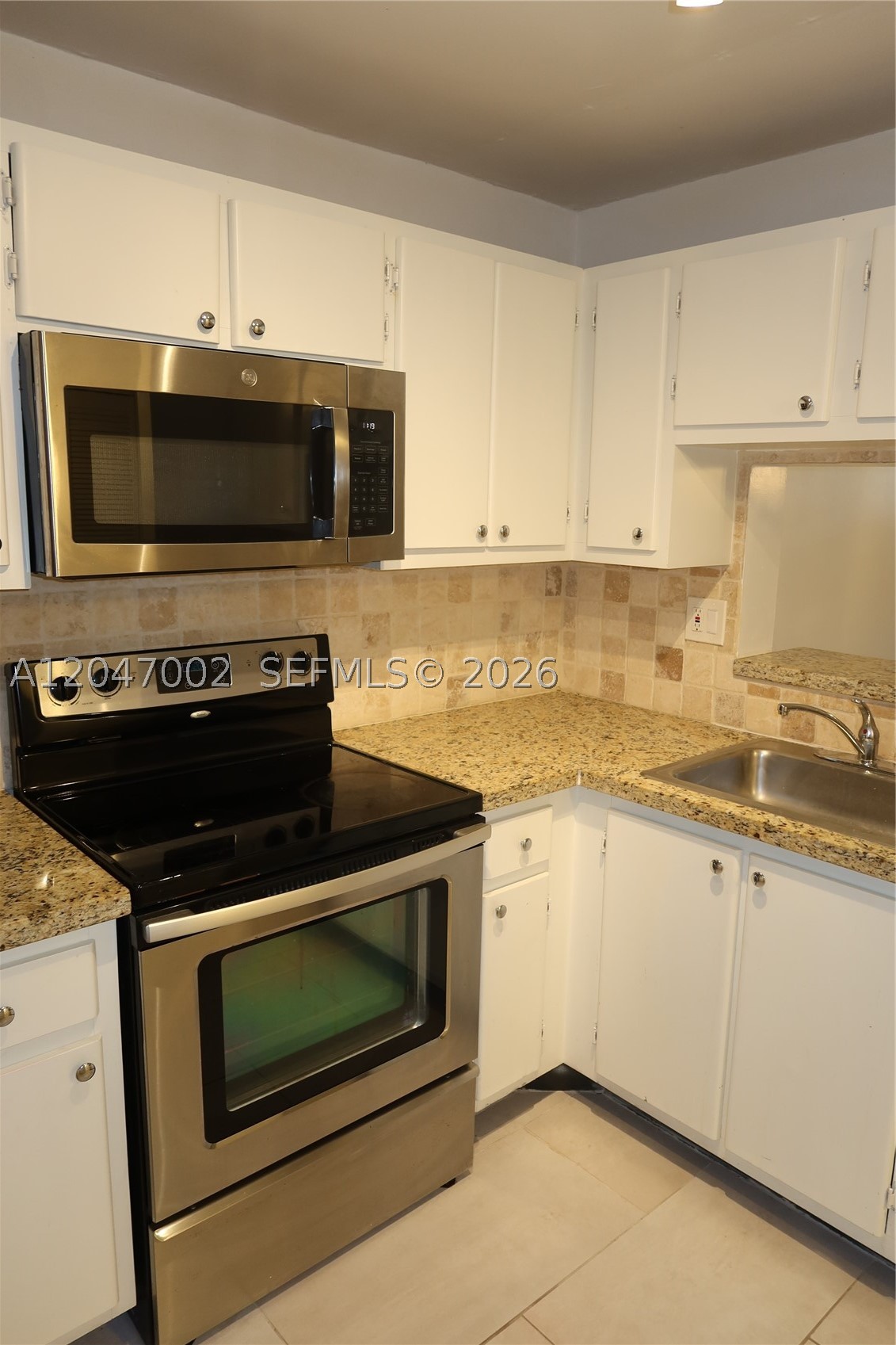 GARDENS OF KENDALL SO CON - Residential Lease