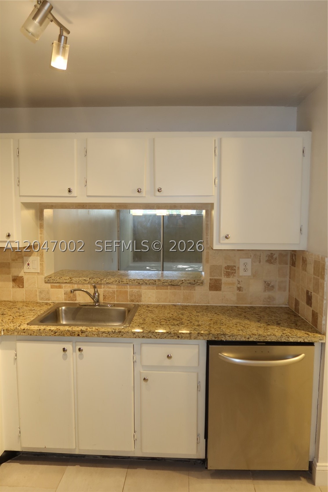 GARDENS OF KENDALL SO CON - Residential Lease