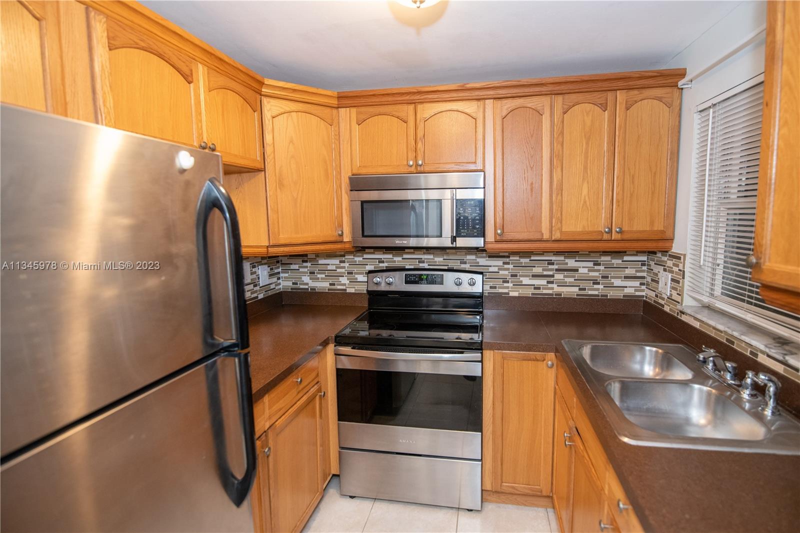 FIRST ENCOUNTER CONDO - Residential Lease