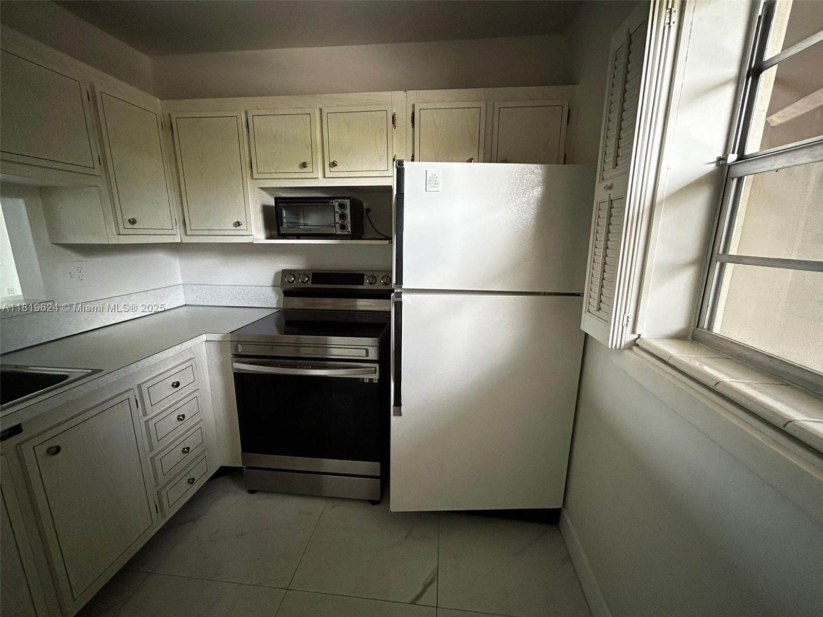 ALOHA GARDENS CONDO - Residential Lease
