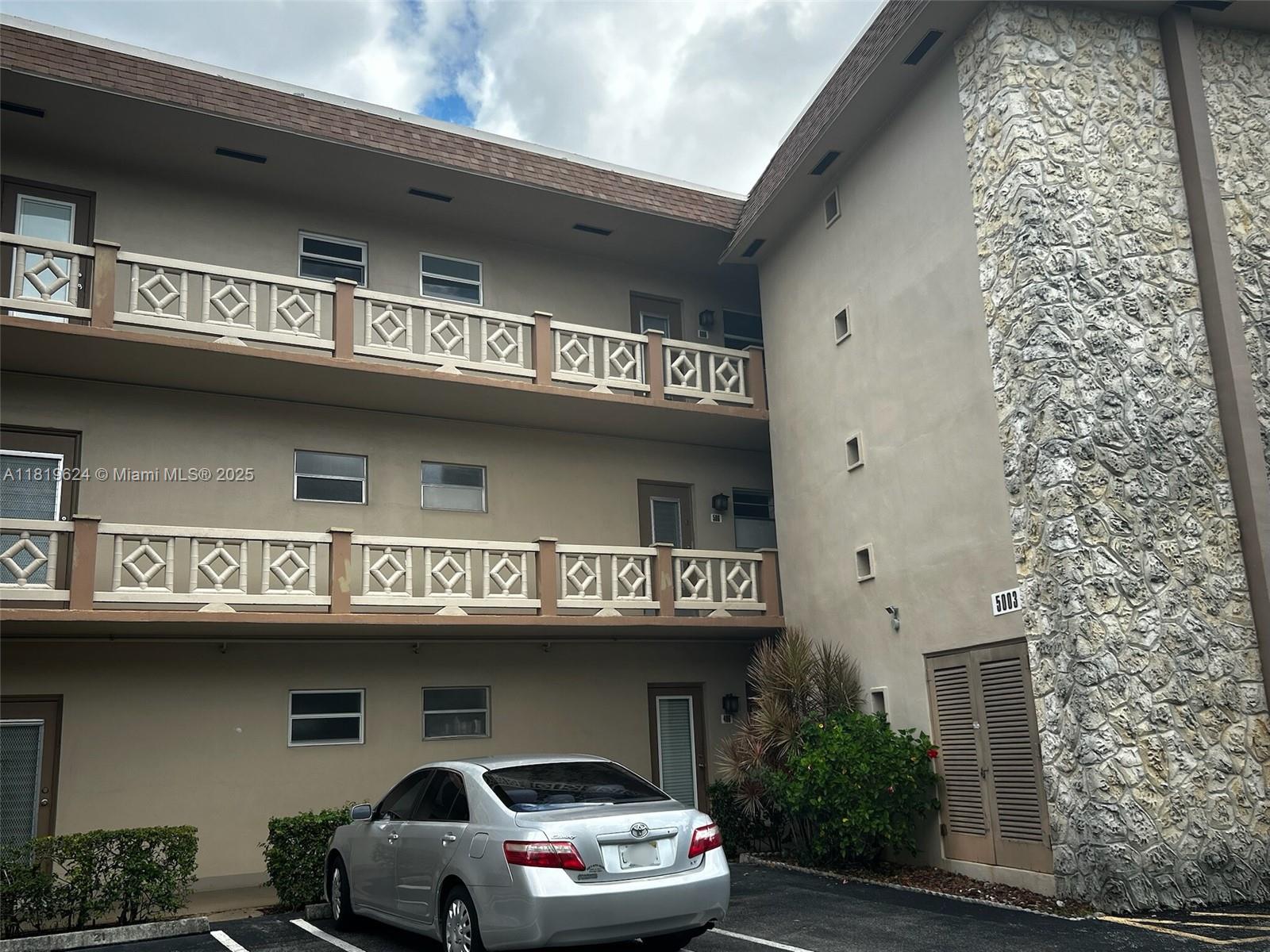 ALOHA GARDENS CONDO - Residential Lease