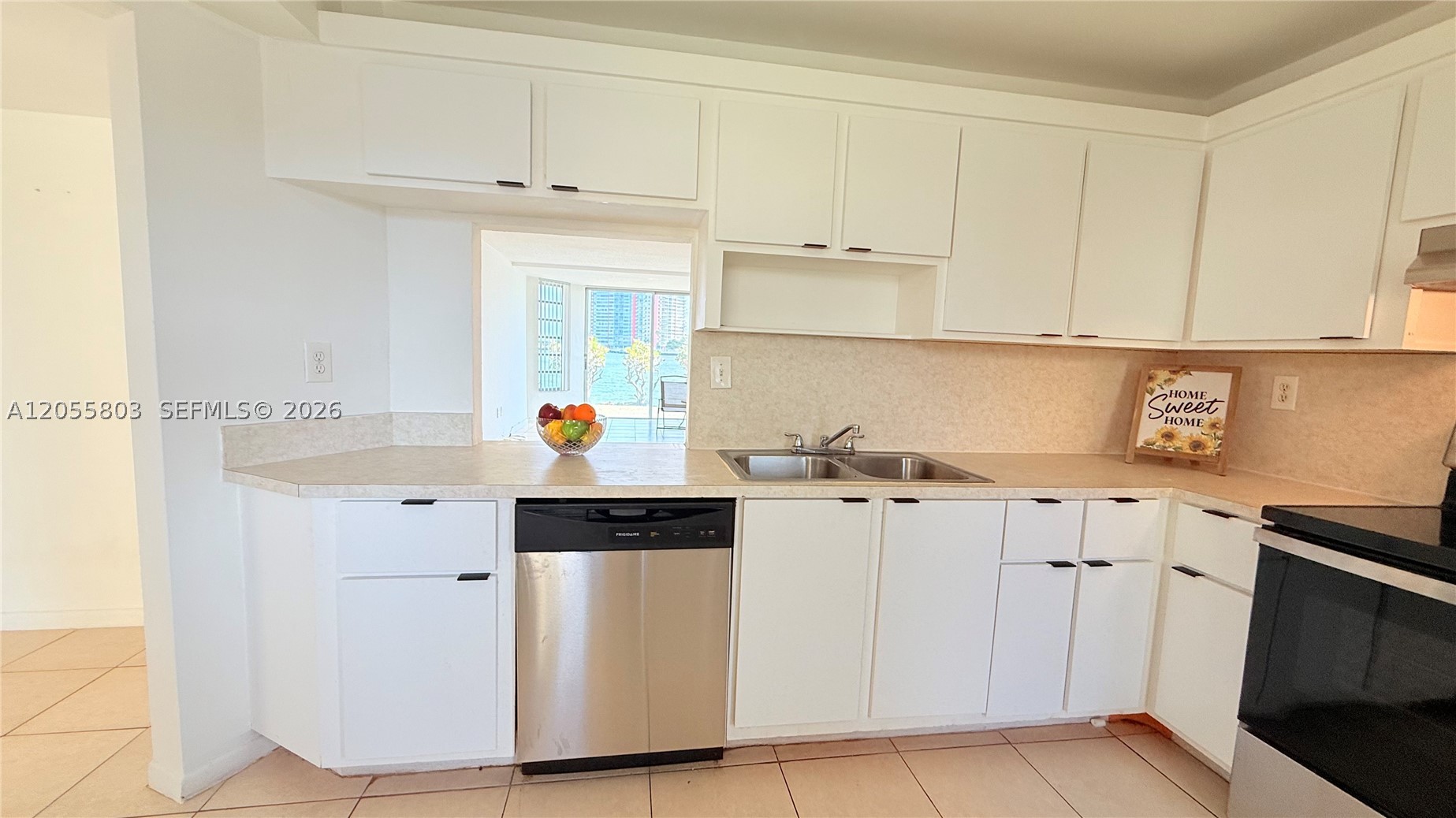 FIFTH FORUM CONDO - Residential Lease