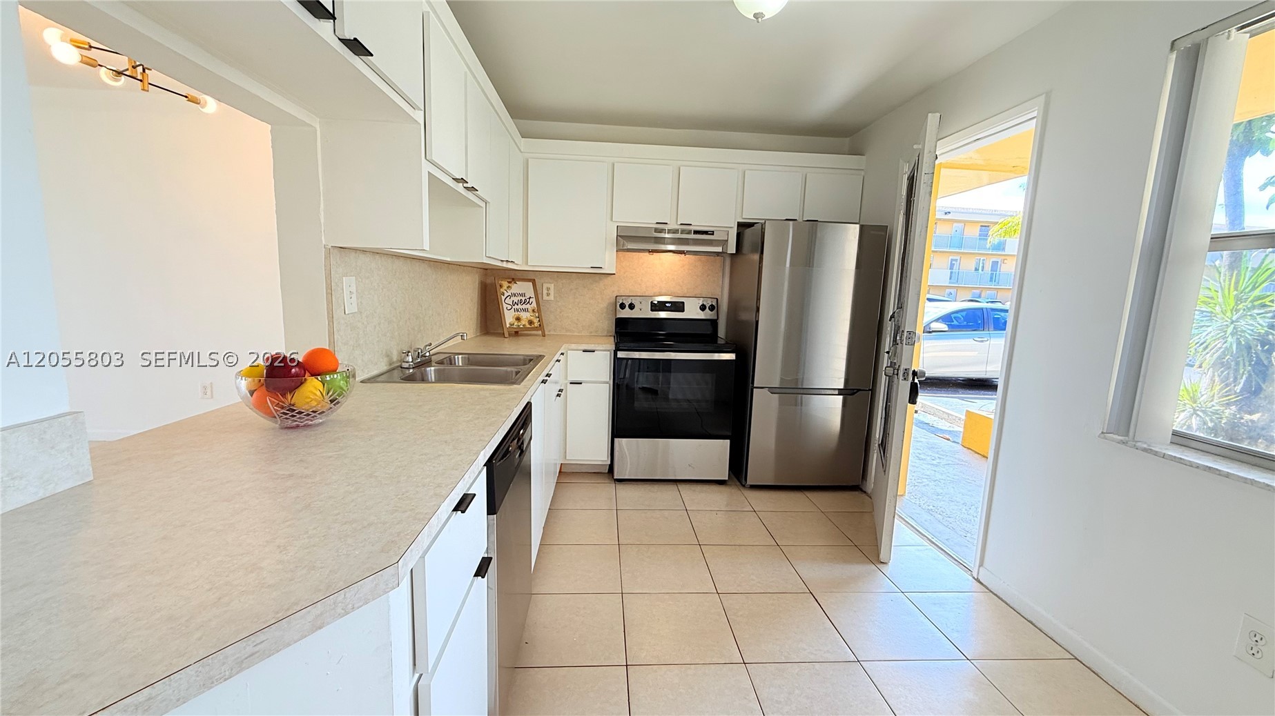 FIFTH FORUM CONDO - Residential Lease
