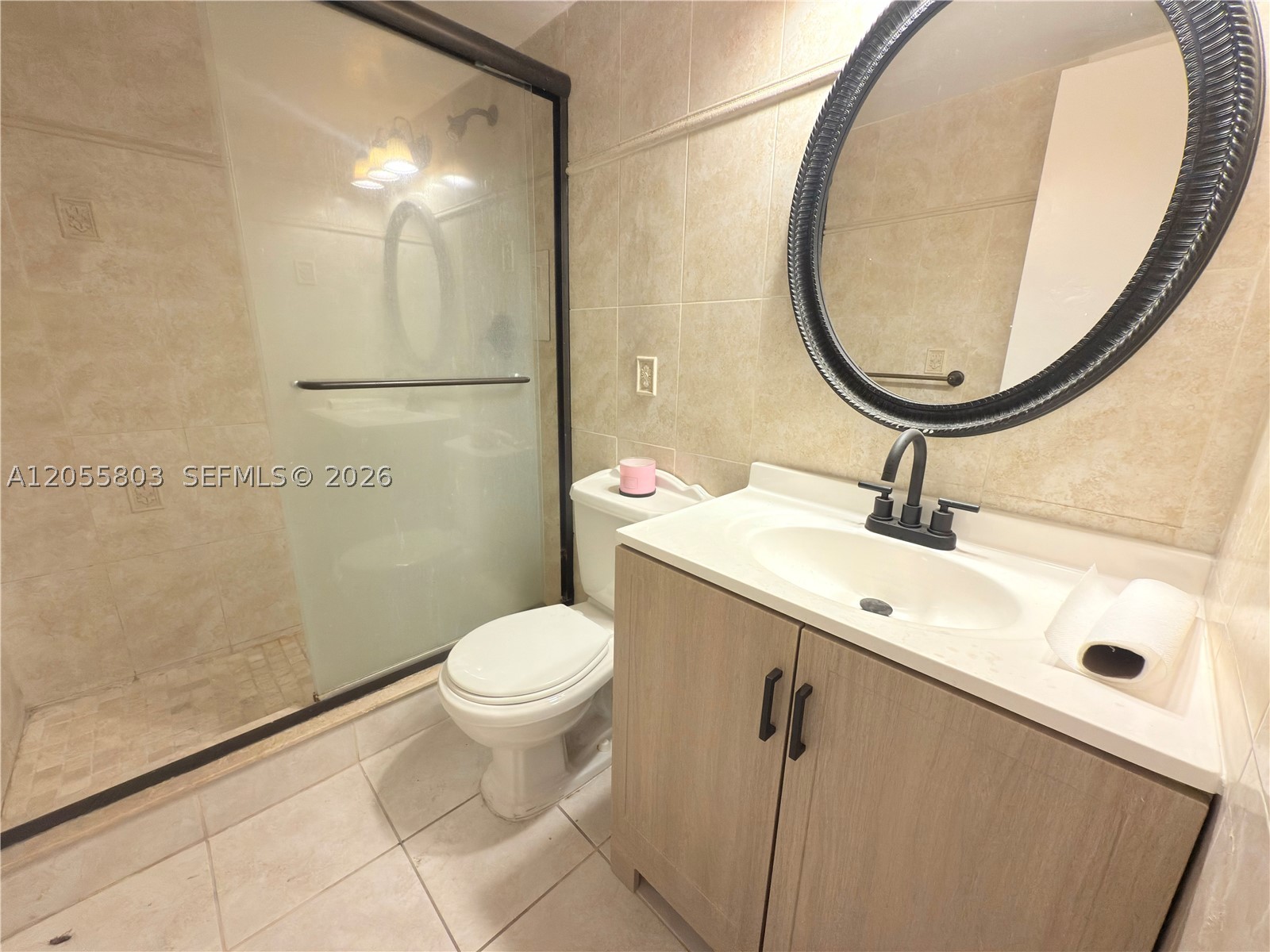 FIFTH FORUM CONDO - Residential Lease