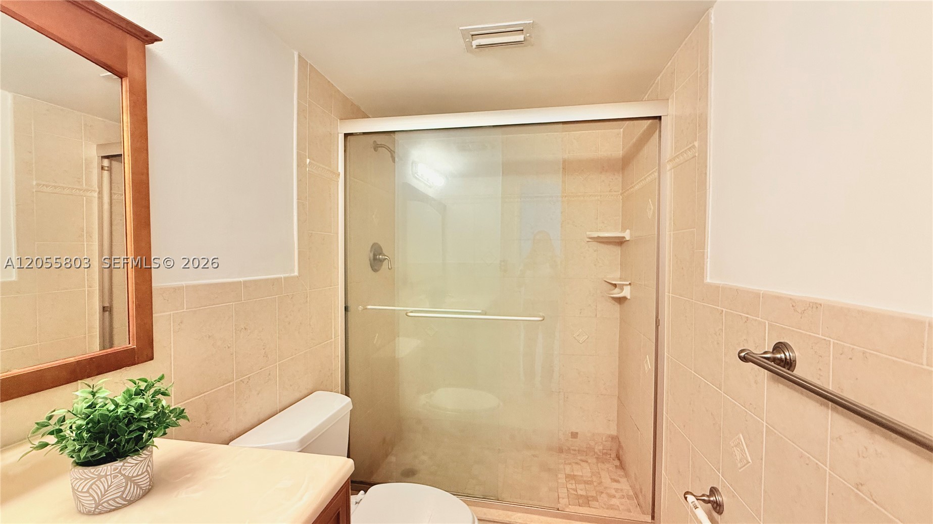 FIFTH FORUM CONDO - Residential Lease