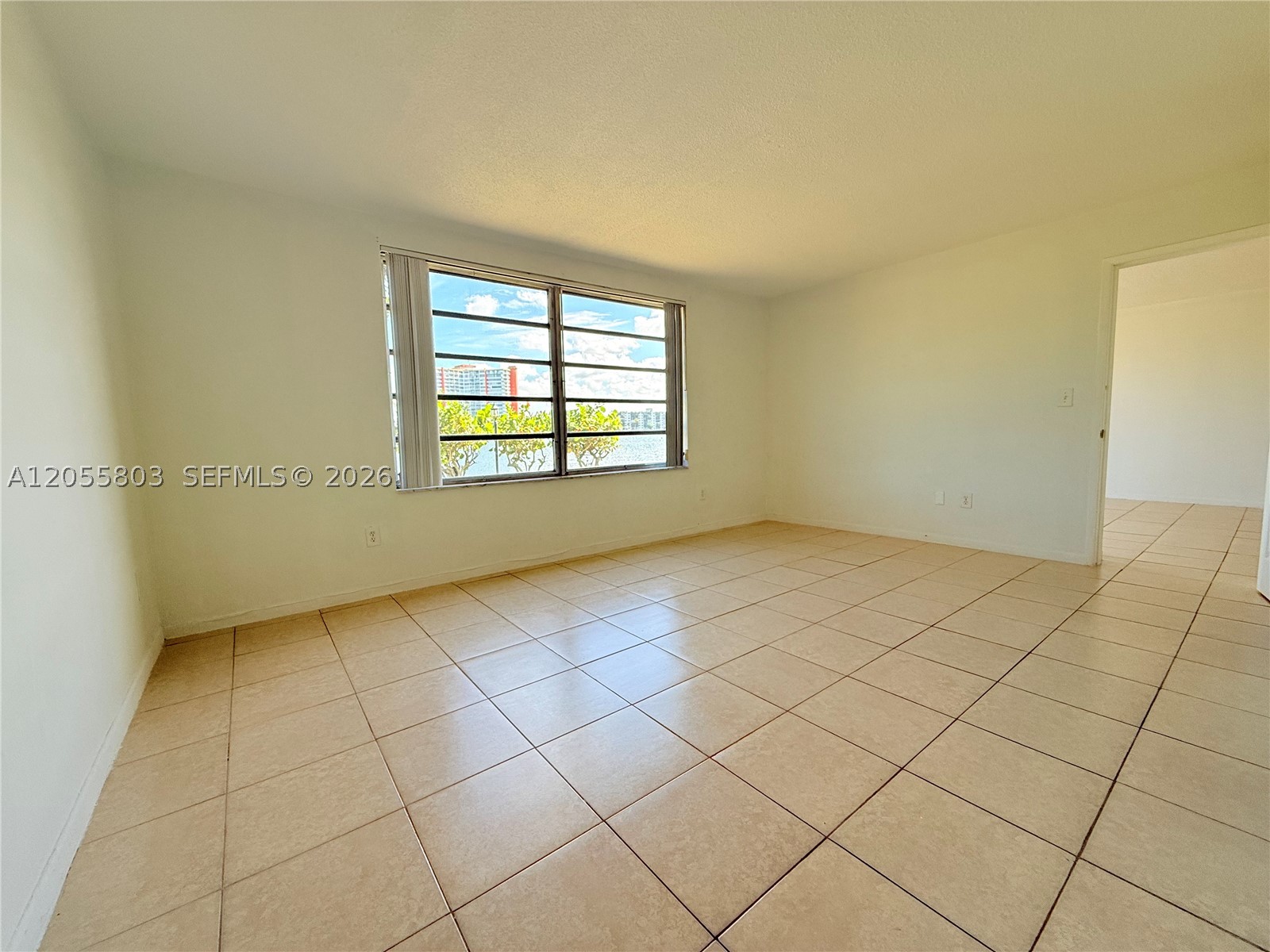 FIFTH FORUM CONDO - Residential Lease