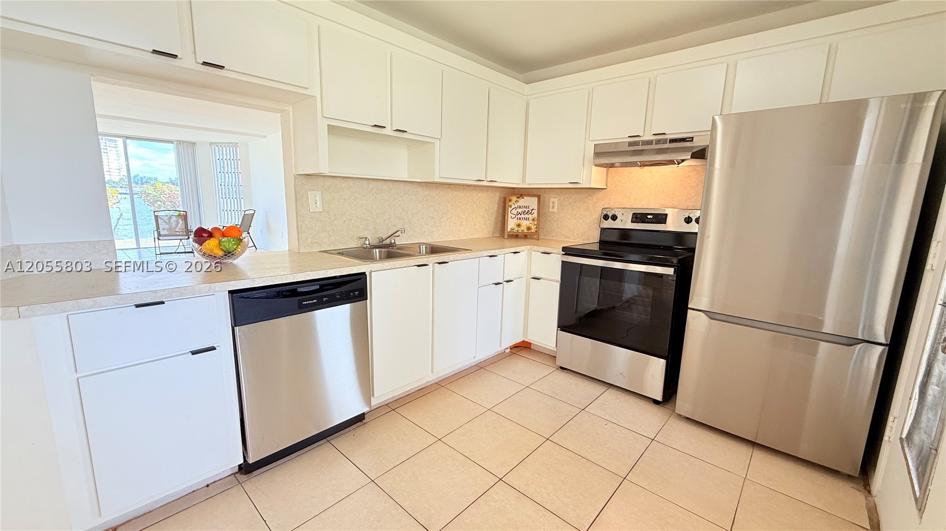 FIFTH FORUM CONDO - Residential Lease