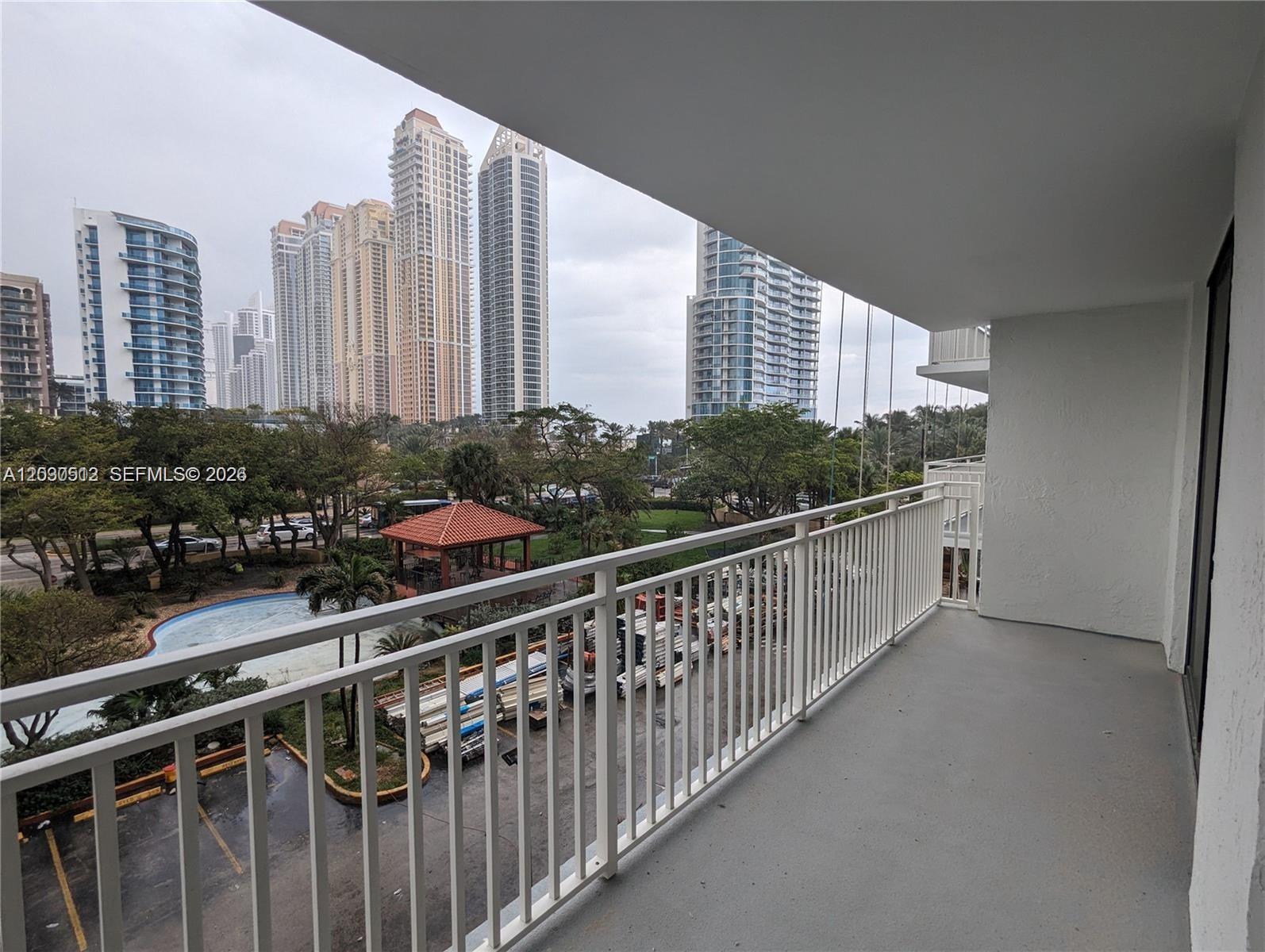 WINSTON TOWERS 600 CONDO - Residential Lease