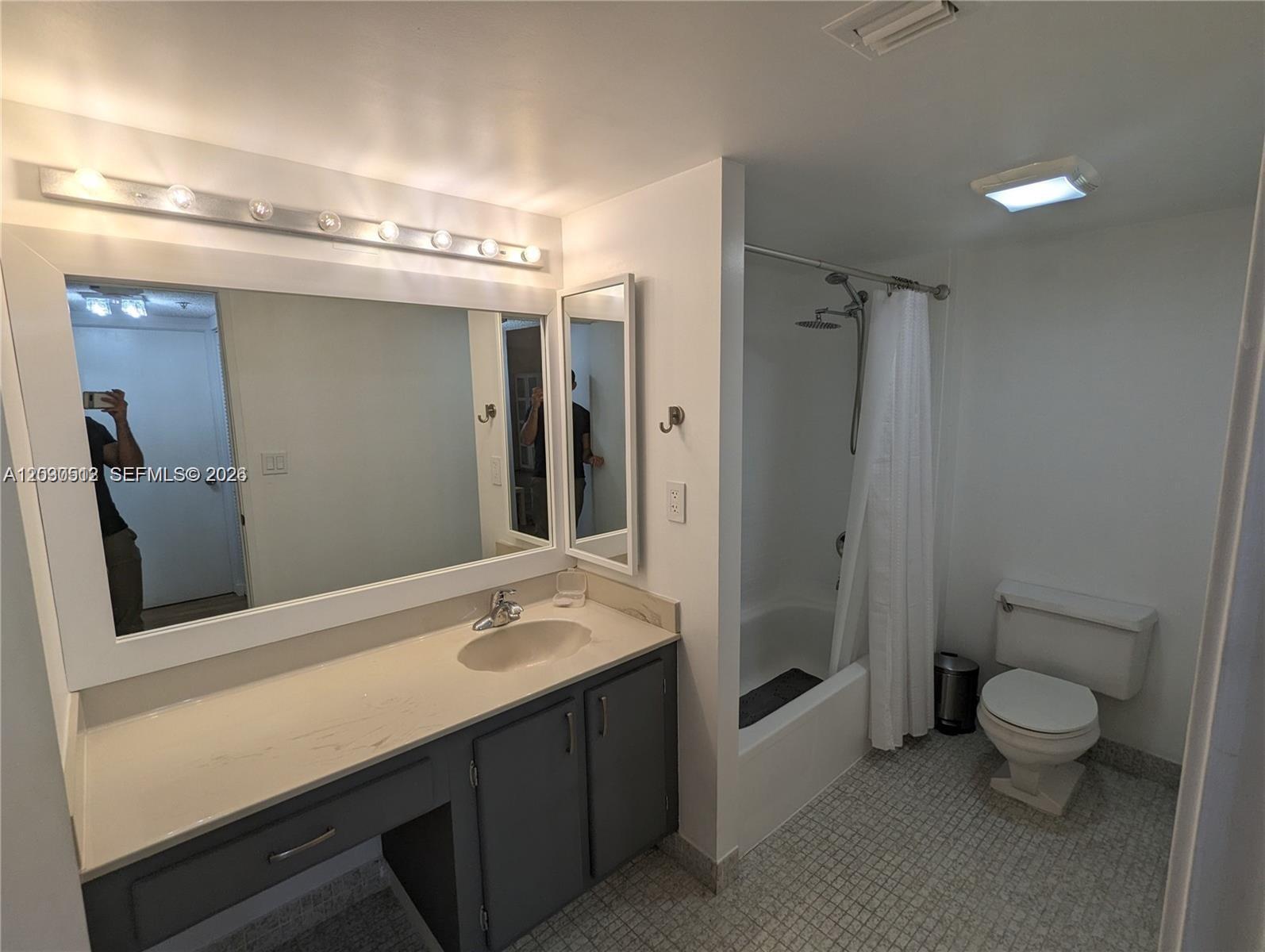 WINSTON TOWERS 600 CONDO - Residential Lease