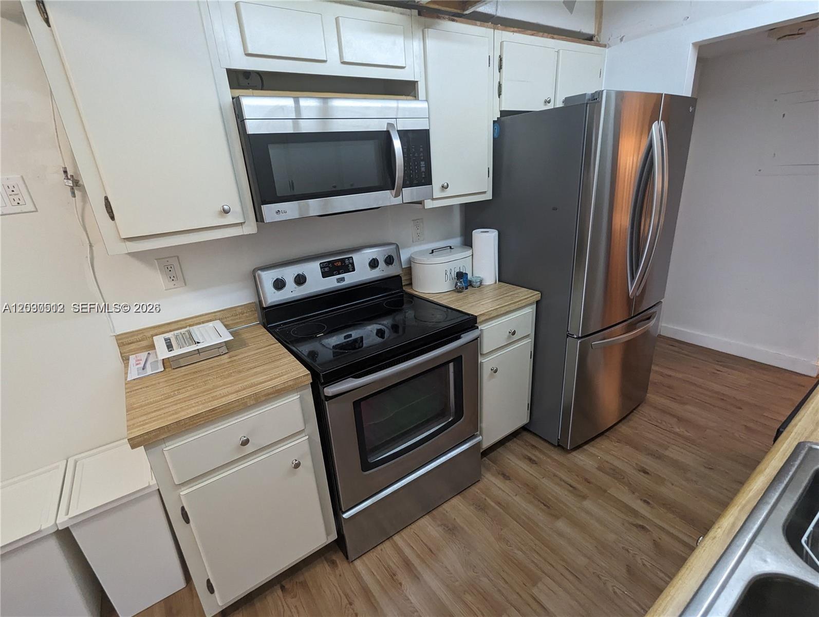WINSTON TOWERS 600 CONDO - Residential Lease
