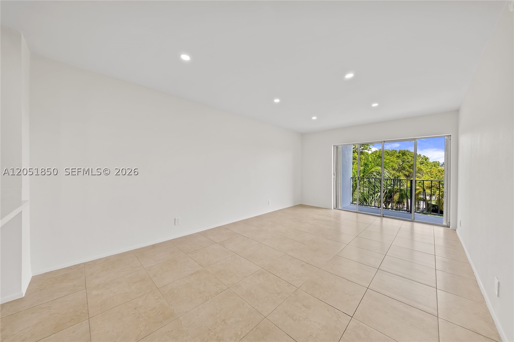 CAMINO CIRCLE CONDO - Residential