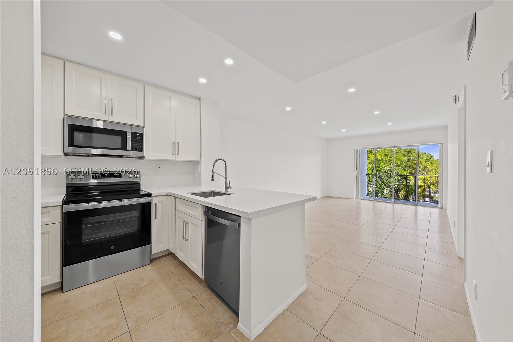 CAMINO CIRCLE CONDO - Residential