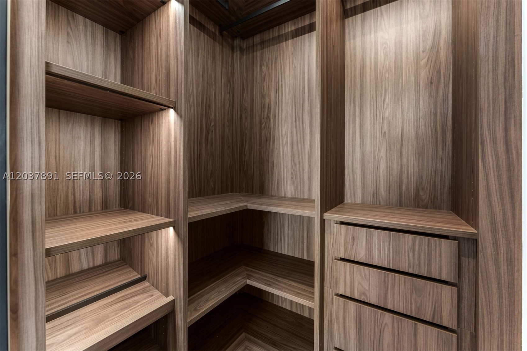 NAUTILUS EXTENSION 2ND - Residential