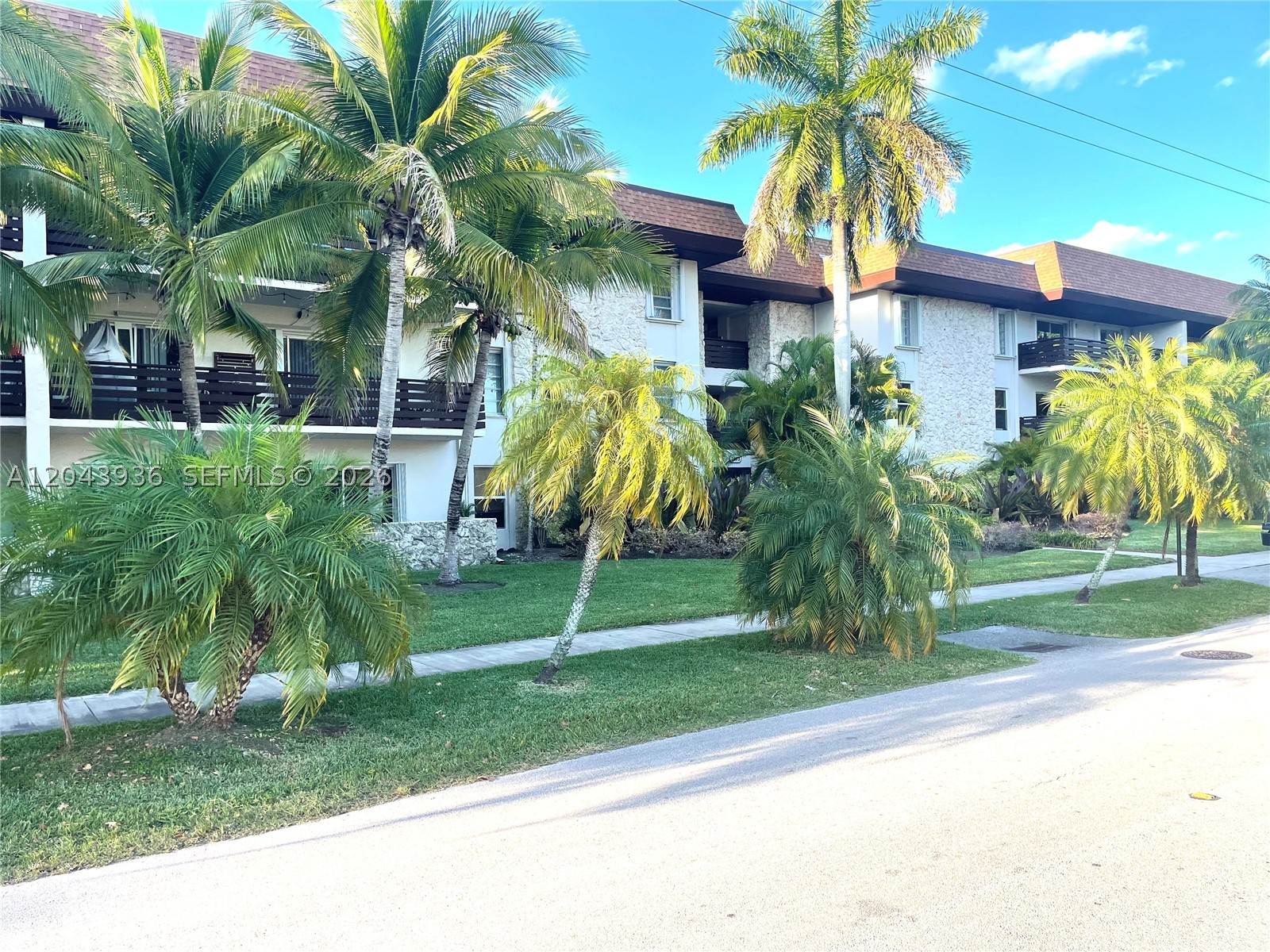 DADELAND CAPRI CONDO - Residential Lease
