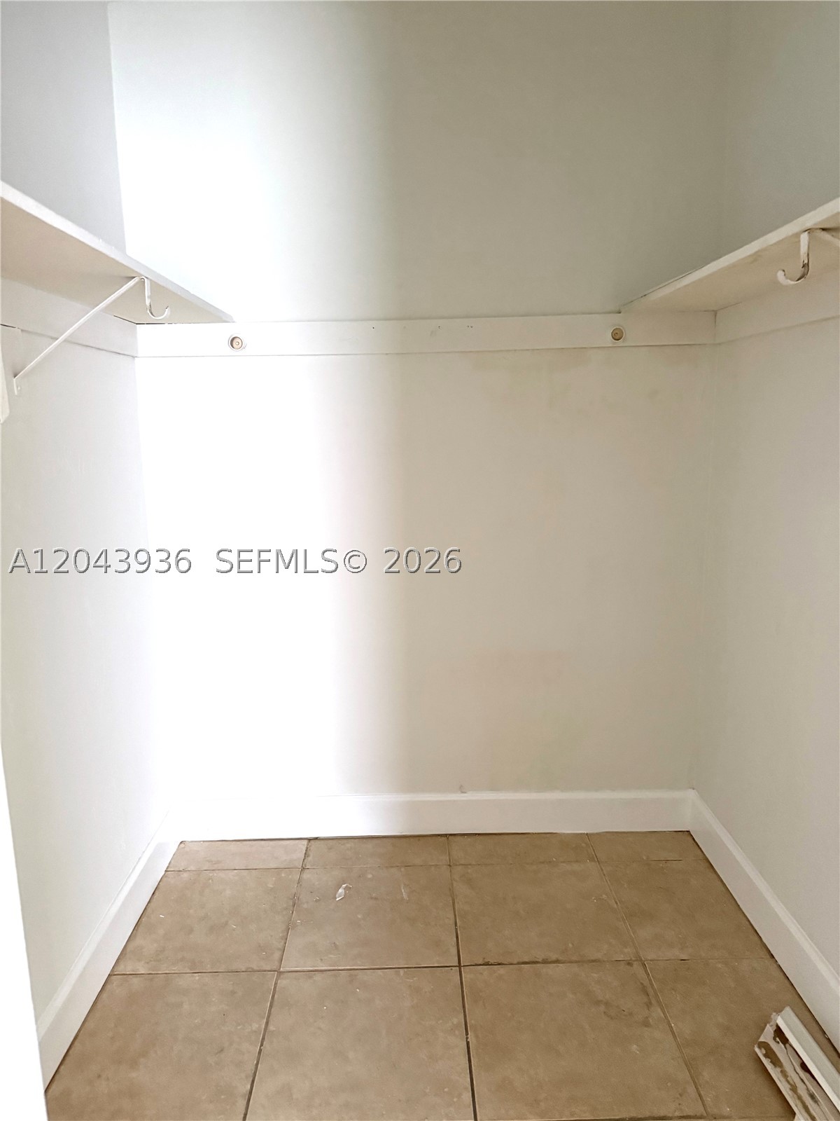 DADELAND CAPRI CONDO - Residential Lease