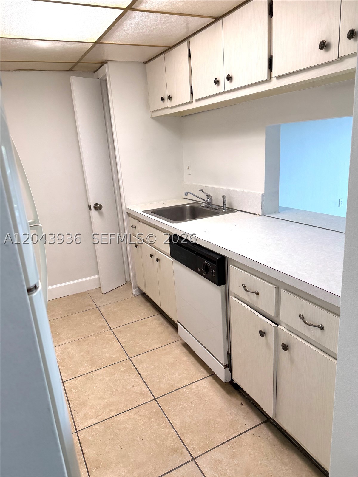 DADELAND CAPRI CONDO - Residential Lease