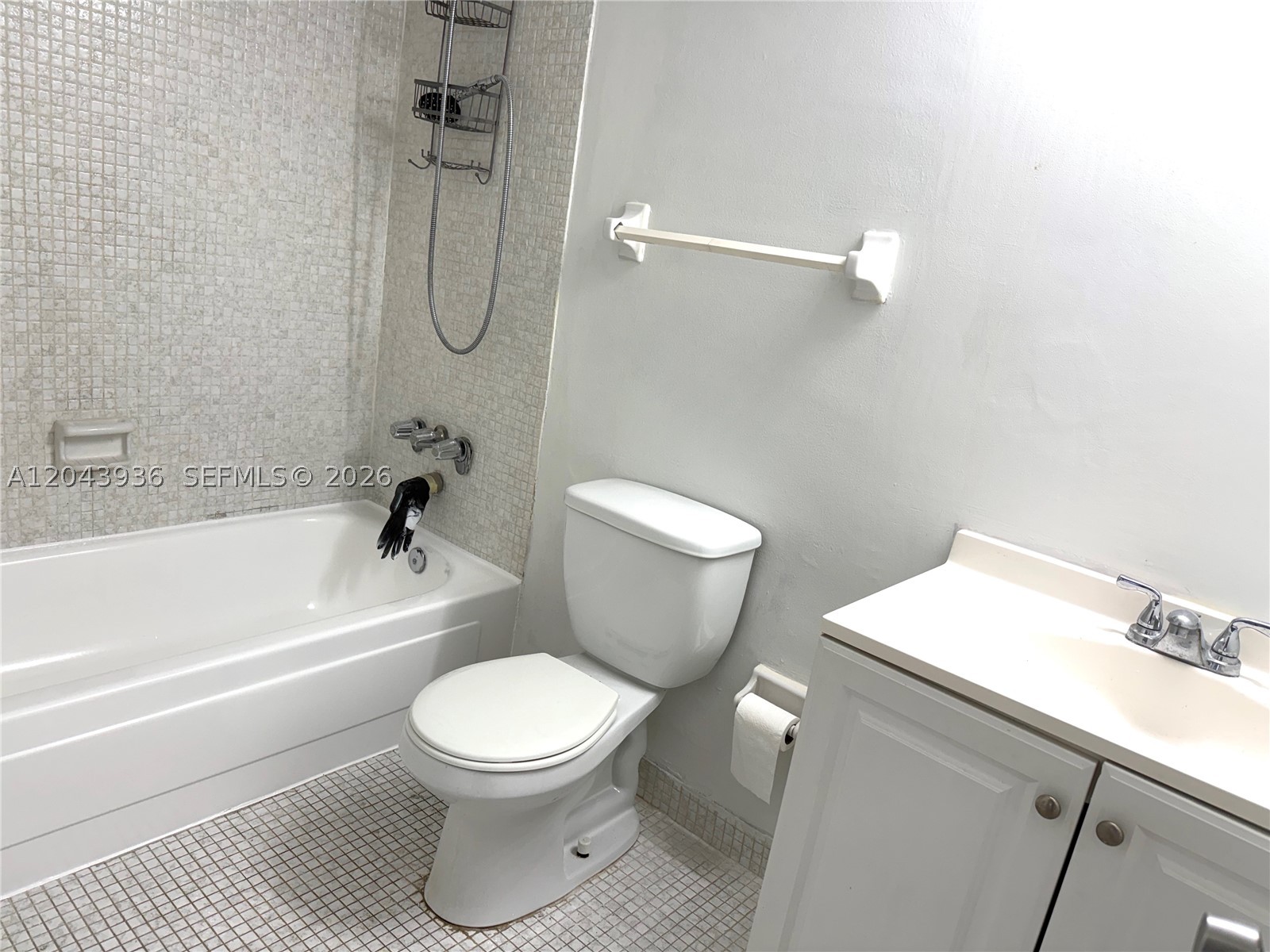 DADELAND CAPRI CONDO - Residential Lease