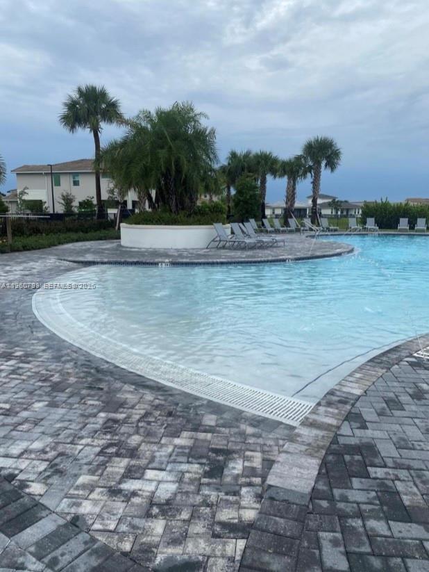 CRYSTAL LAKE 1ST SEC - Residential Lease