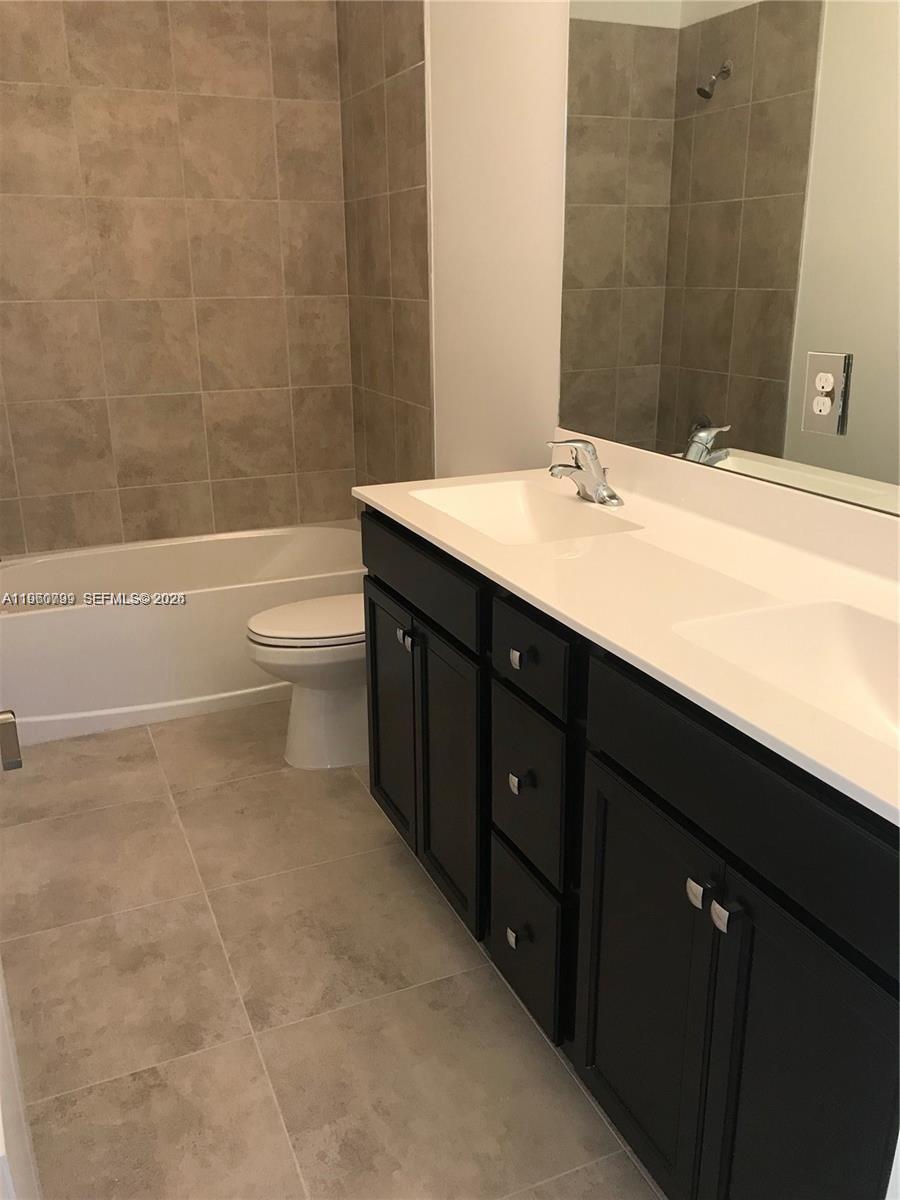 CRYSTAL LAKE 1ST SEC - Residential Lease