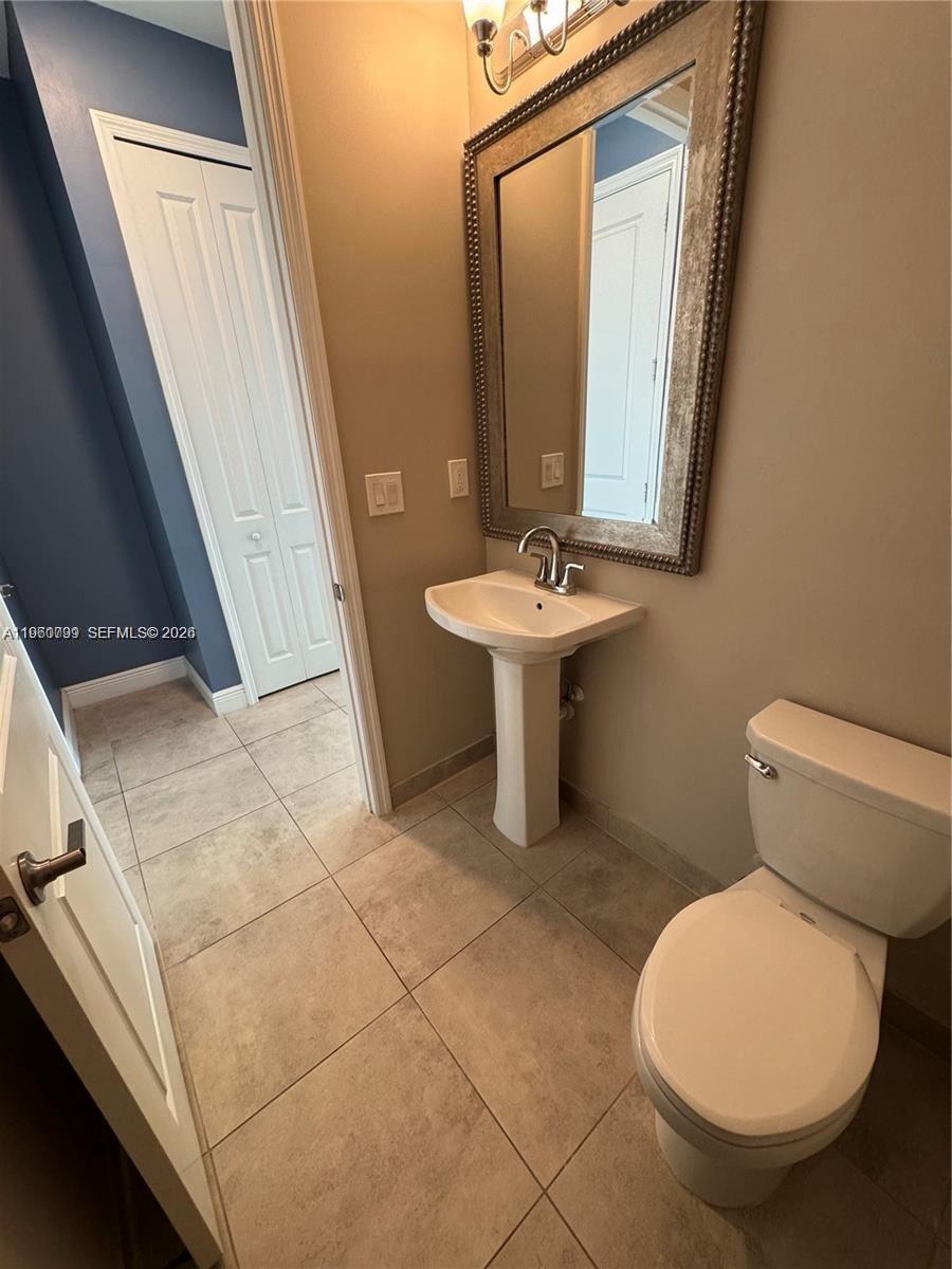 CRYSTAL LAKE 1ST SEC - Residential Lease