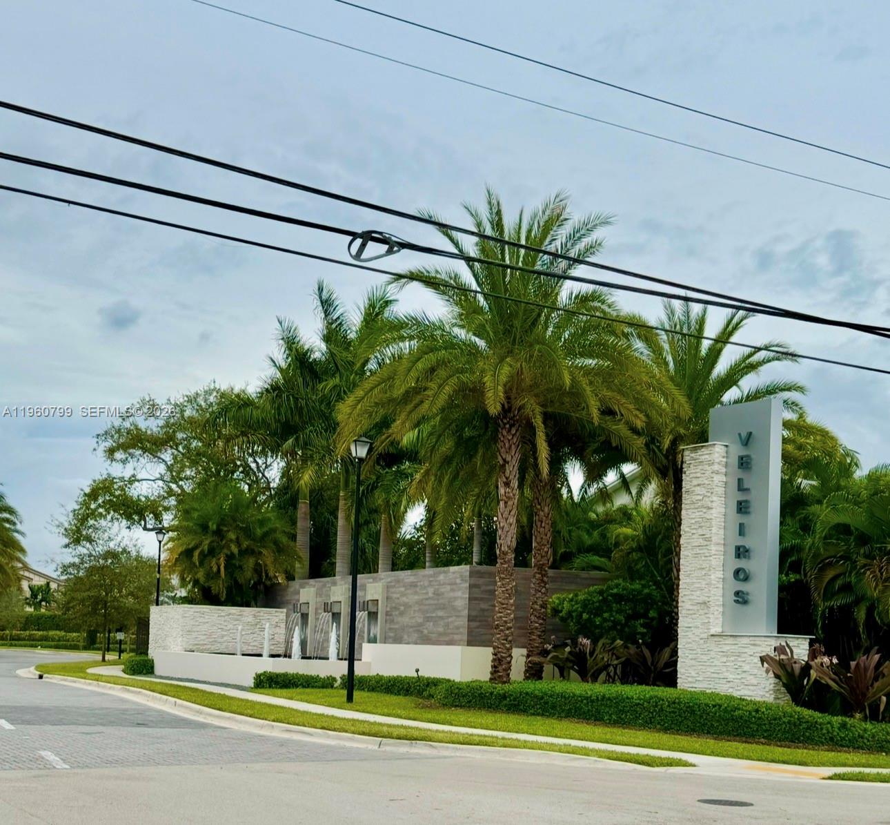 CRYSTAL LAKE 1ST SEC - Residential Lease