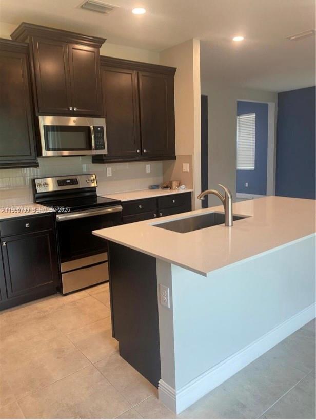CRYSTAL LAKE 1ST SEC - Residential Lease