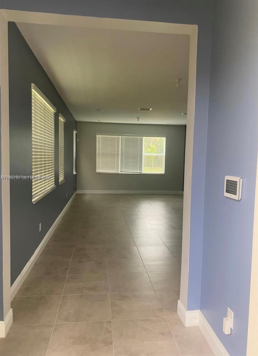 CRYSTAL LAKE 1ST SEC - Residential Lease