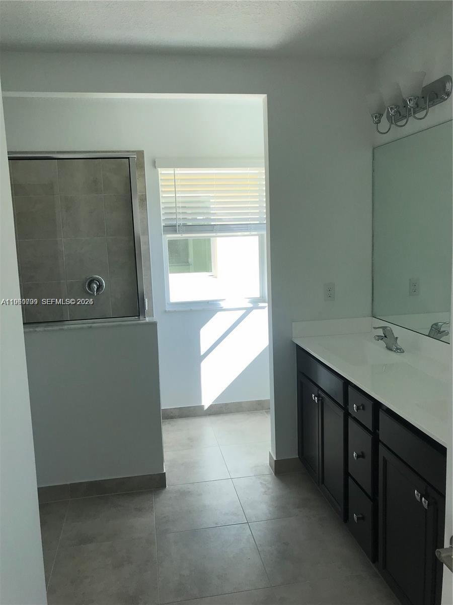 CRYSTAL LAKE 1ST SEC - Residential Lease