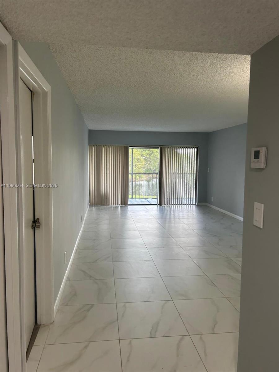 BUILDING NINE OF RACQUET - Residential