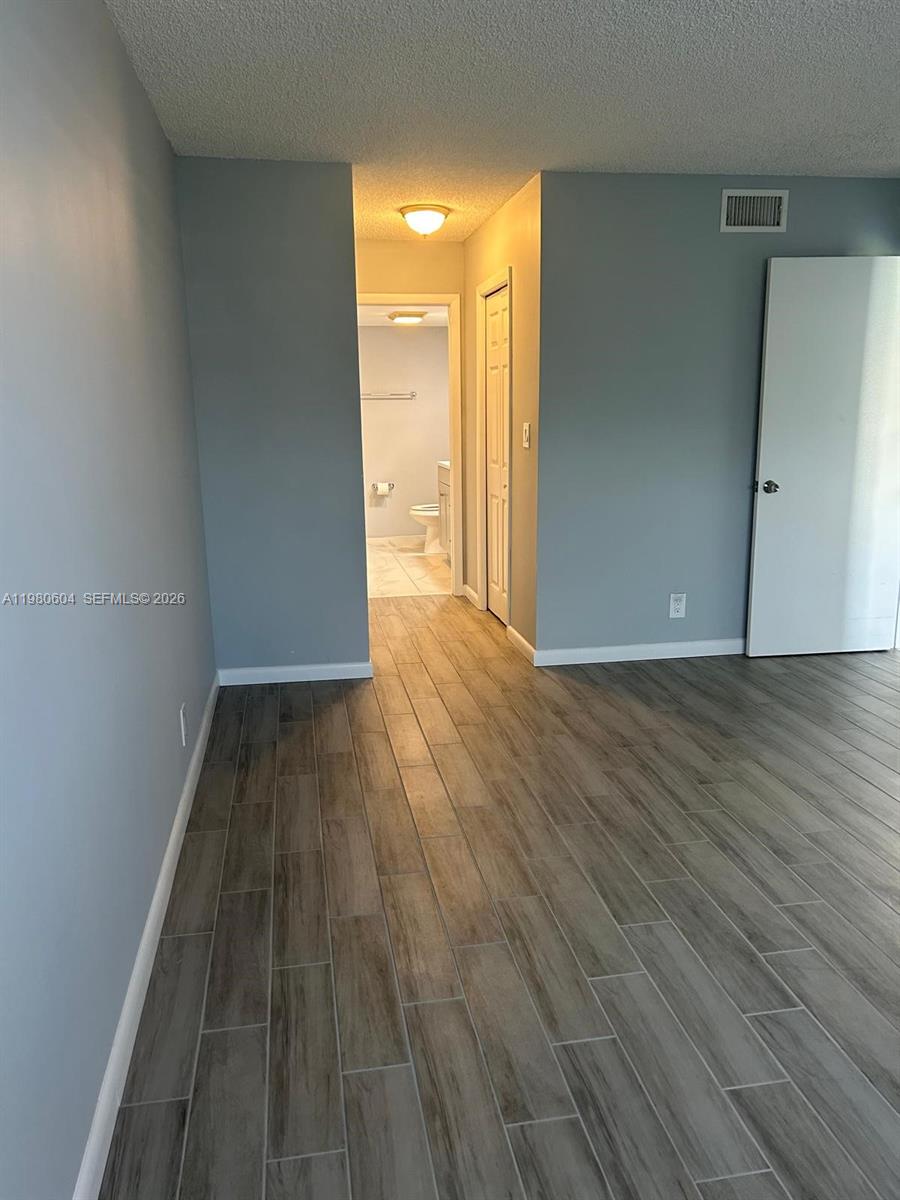 BUILDING NINE OF RACQUET - Residential