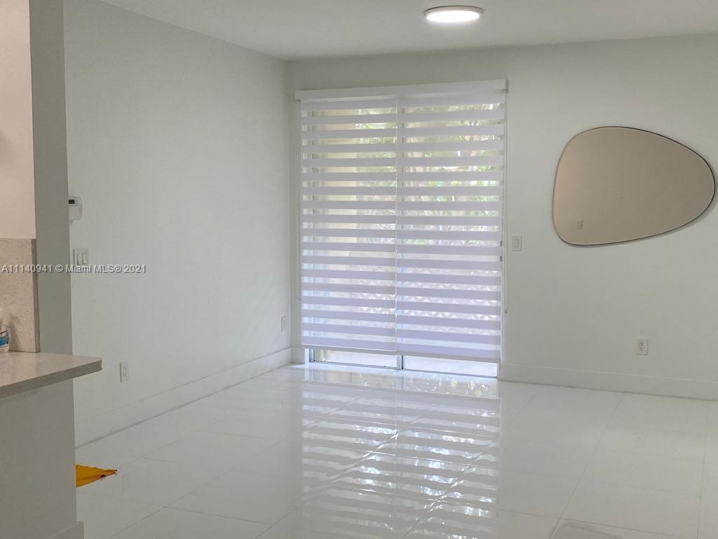 LA HACIENDA COUNTRY CLUB - Residential Lease