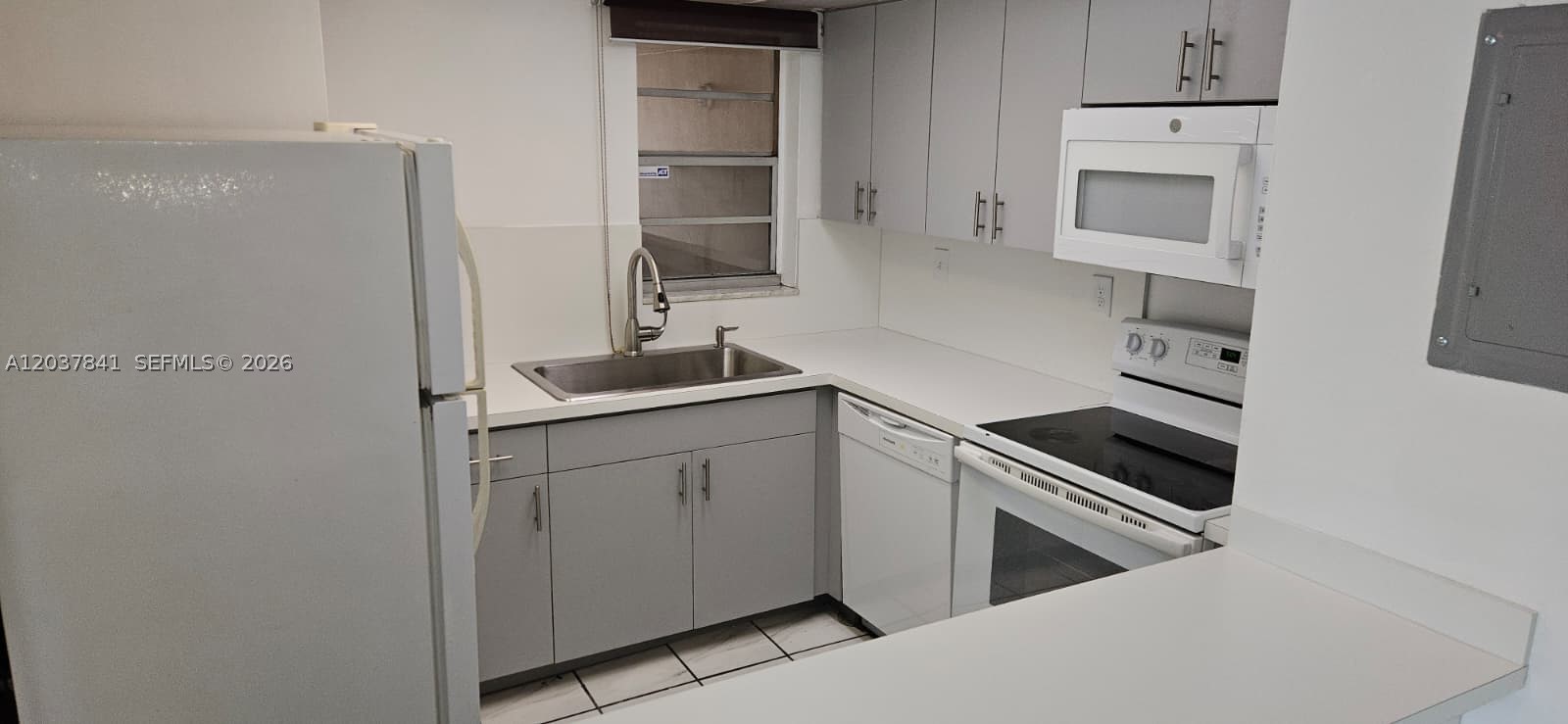 PINEBARK CONDO NO 1 - Residential Lease