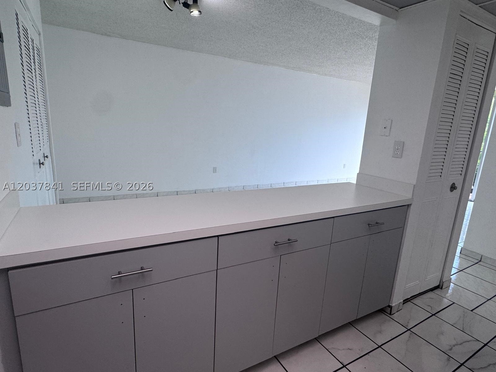PINEBARK CONDO NO 1 - Residential Lease