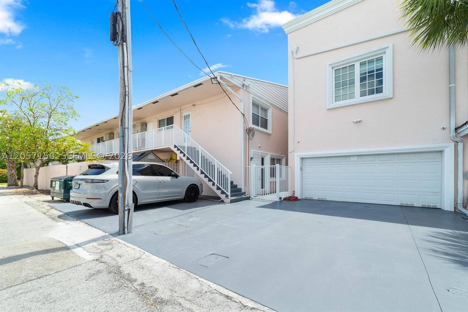 CORAL RIDGE LANDINGS COND - Residential Lease