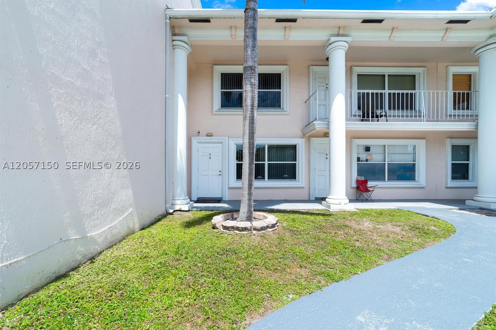 CORAL RIDGE LANDINGS COND - Residential Lease