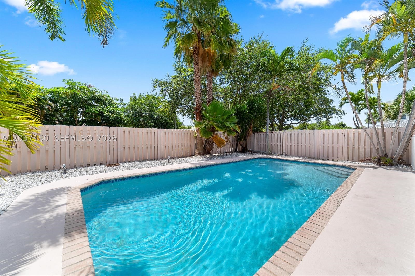 CORAL RIDGE LANDINGS COND - Residential Lease