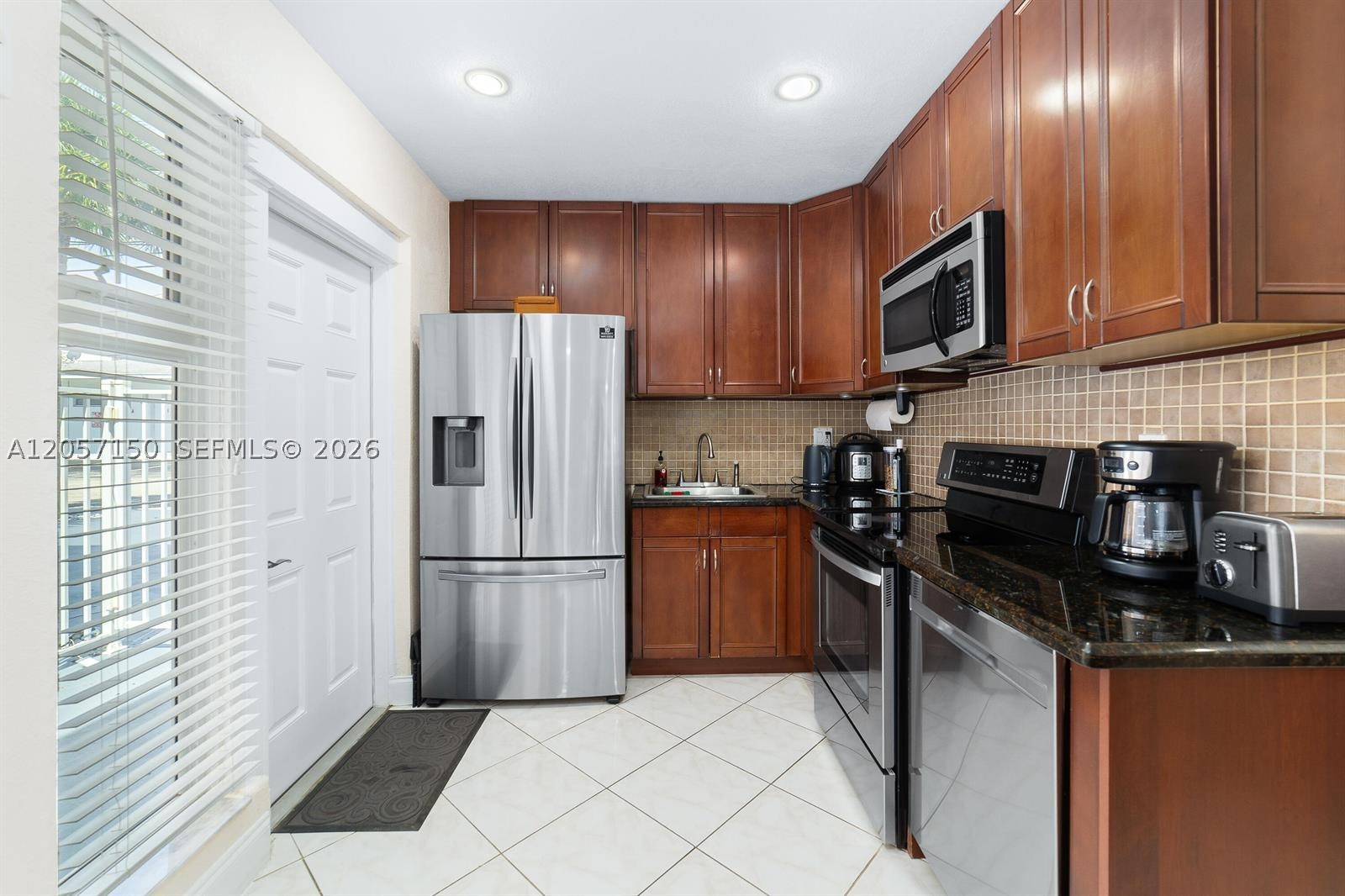 CORAL RIDGE LANDINGS COND - Residential Lease