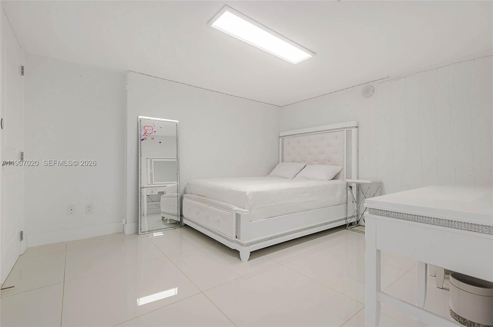 400 SUNNY ISLES CONDO WES - Residential