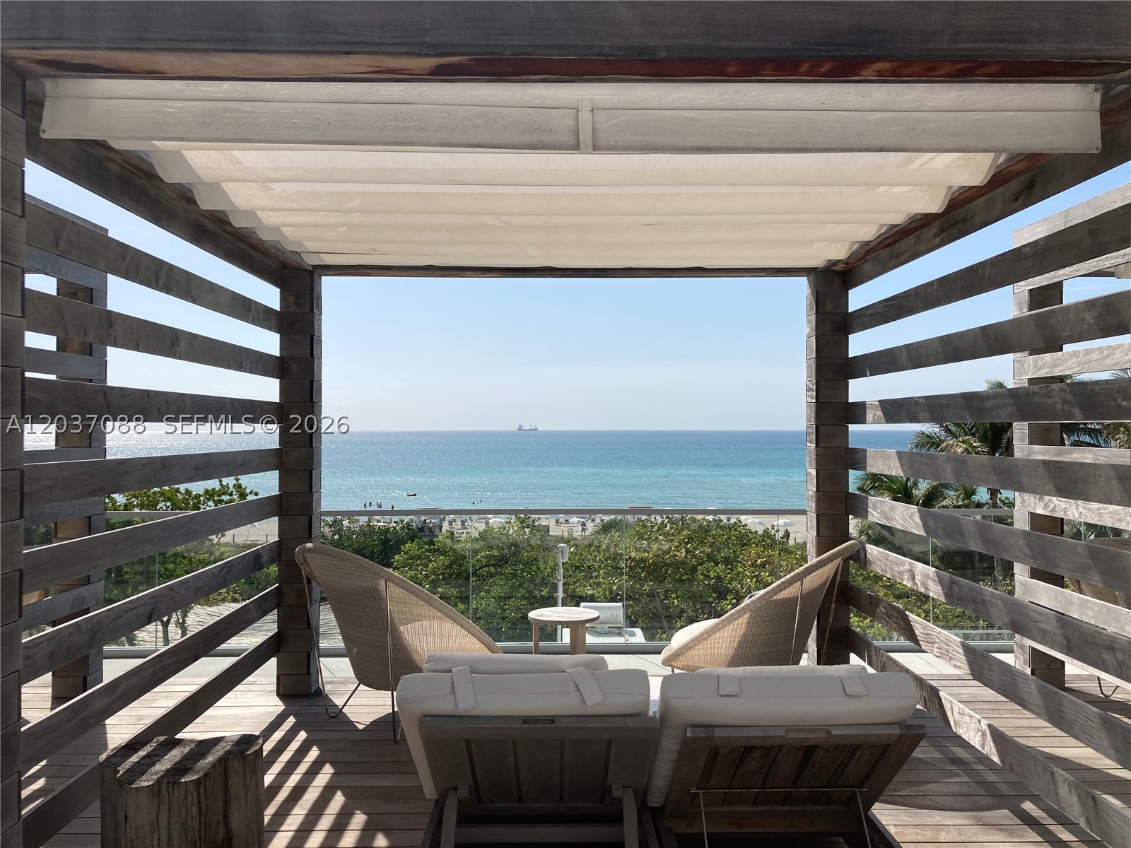 RONEY PALACE CONDO - Residential Lease