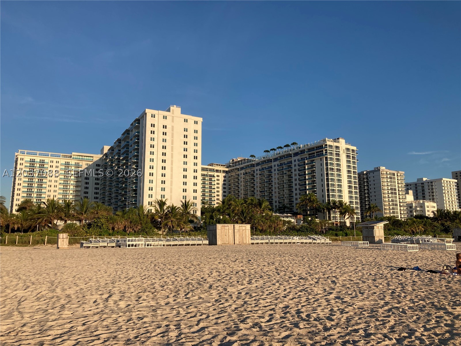 RONEY PALACE CONDO - Residential Lease
