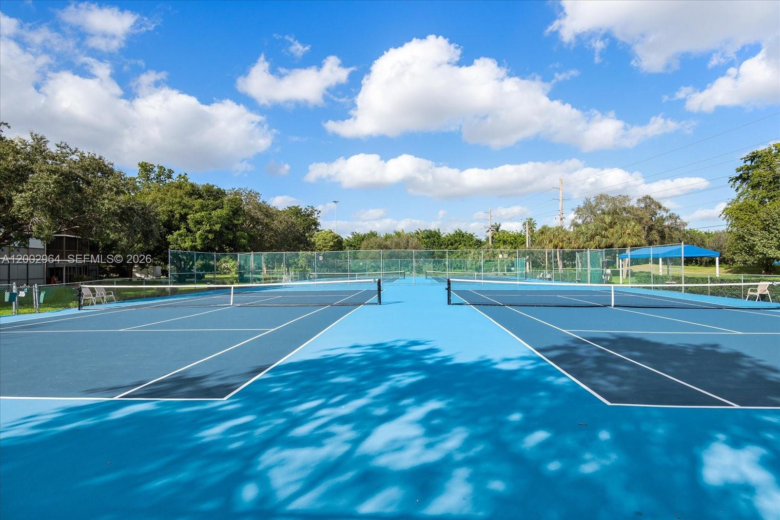 HOLLYBROOK GOLF AND - Residential