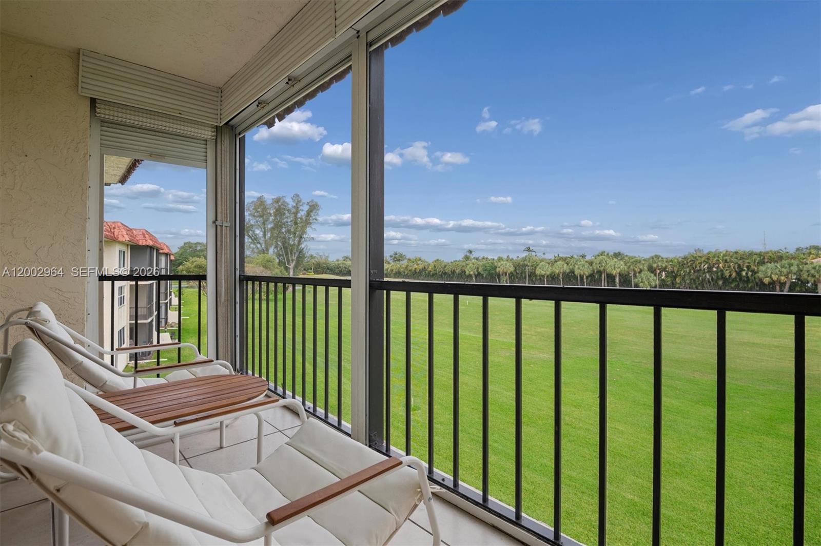 Condo with  STUNNING view on the PGA GOLF COURSE !
This bright and spacious 2 bedrooms all furnish condo is located in an active 55 and +  gated community with rec lease paid ( cart 29$) ,offering resort-style ameneties including 7 heated pools , Gym , on site restaurant , and theater .
Enjoy the 18 hole PGAcourse plus executive course , along with tennis and pickerball . 

Perfect for a year- round living or a seasonal getaway .
