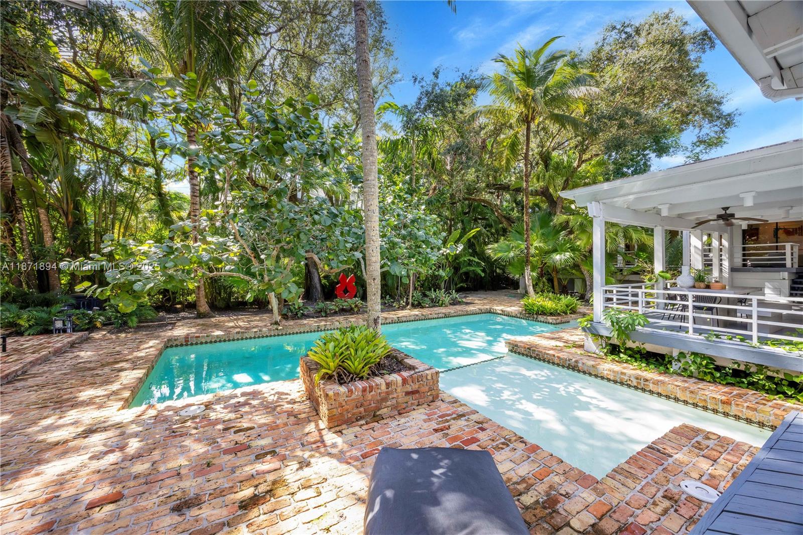 SNAPPER CREEK OAKS - Residential