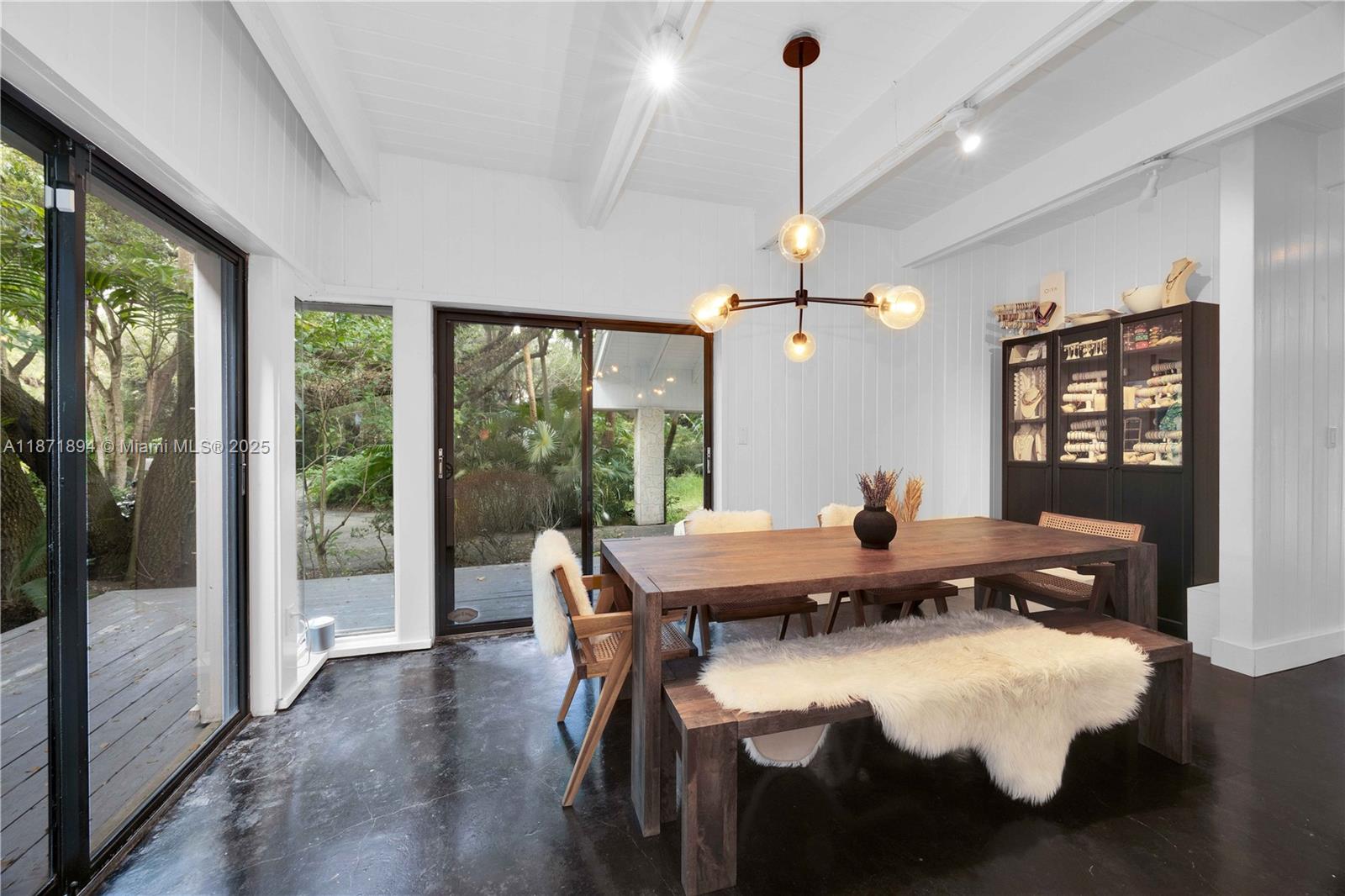 SNAPPER CREEK OAKS - Residential